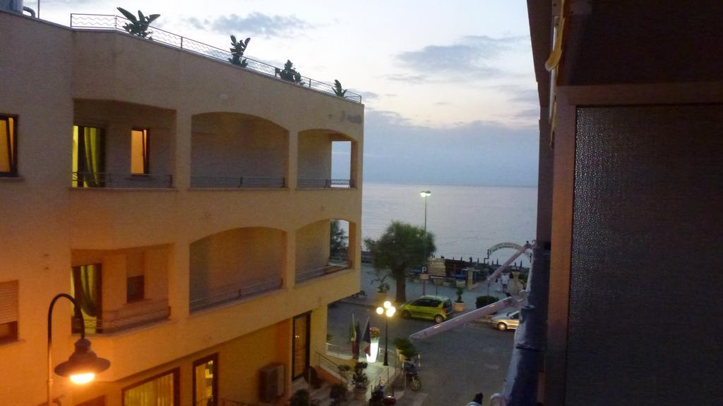 Sea Star Apartman Cefalù Szoba fotó